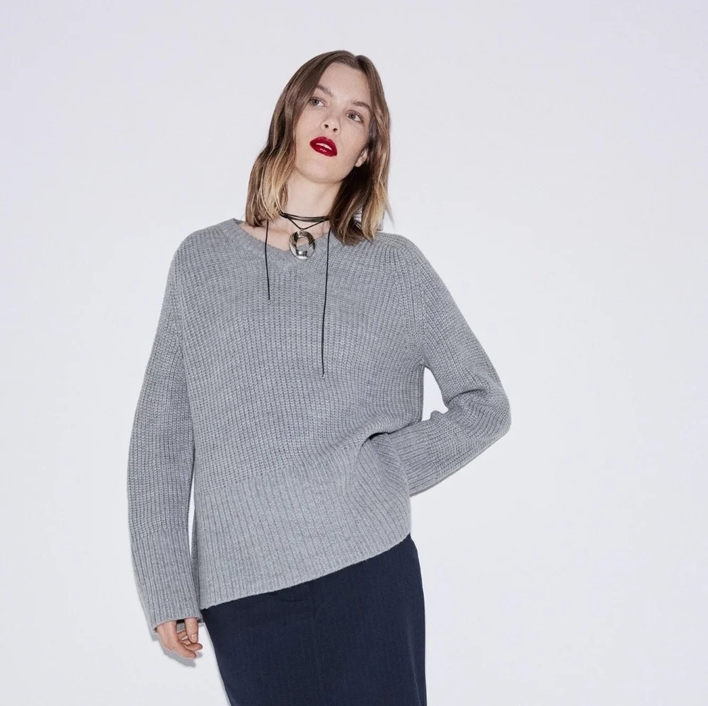 NEW Zara | Heavy Knit V Neck Sweater - Picture 3 of 10